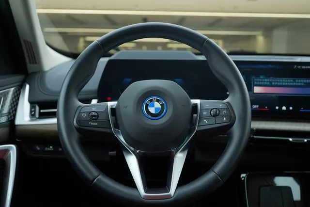 BMW IX1 XDRIVE30L X DESIGN PACKAGE 2024