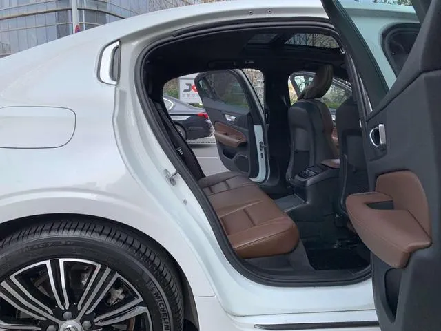VOLVO S60 LUXURY 2021