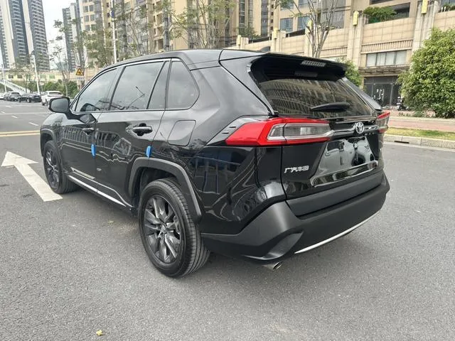 TOYOTA RAV4 LUXURY 2023