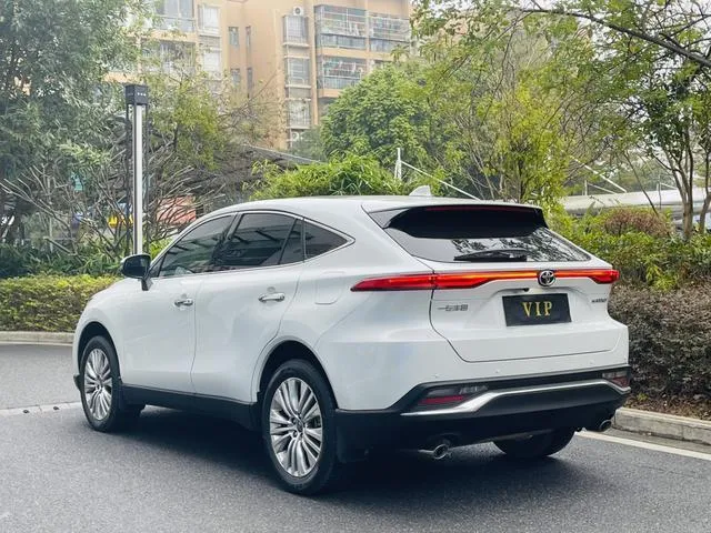 TOYOTA HARRIER PREMIUM 2023