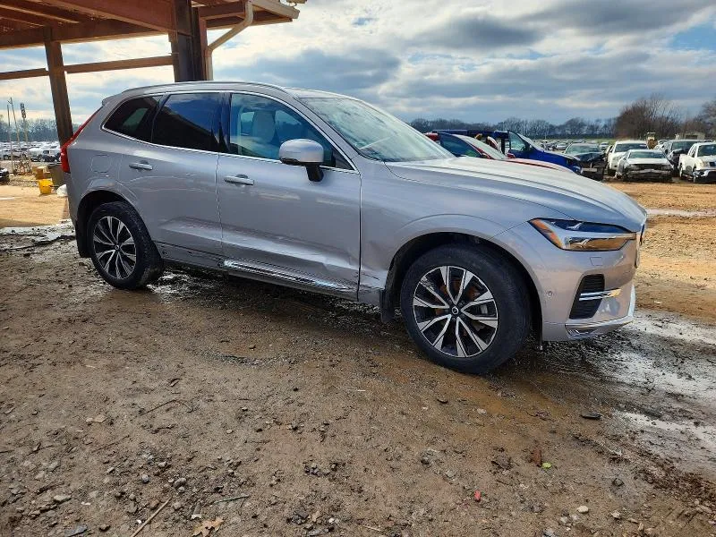 VOLVO XC60 PLUS 2023