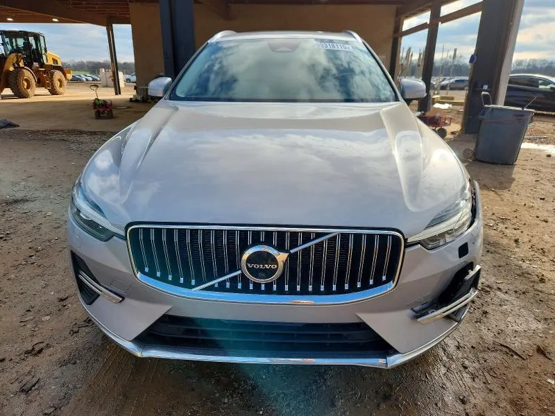 VOLVO XC60 PLUS 2023