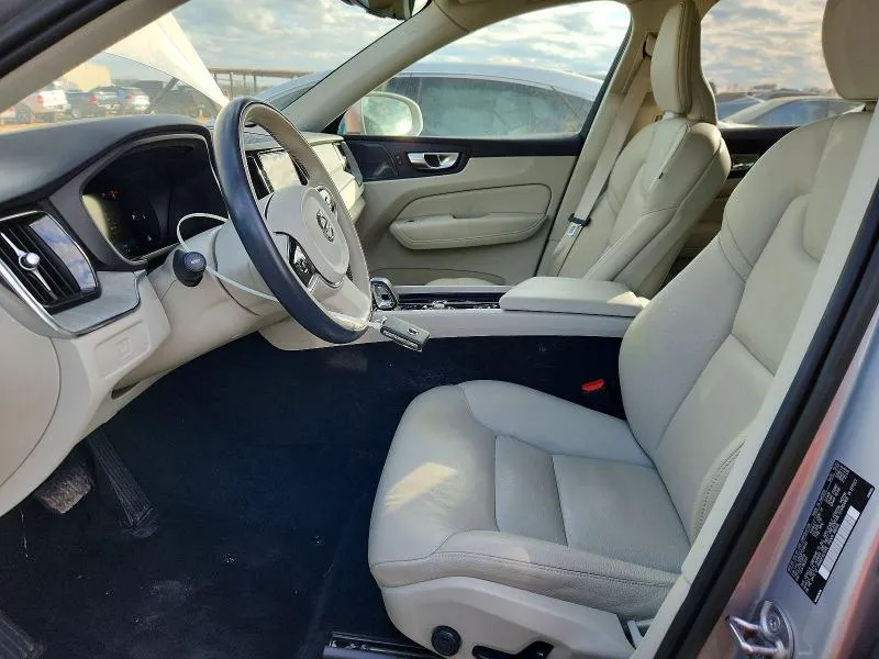 VOLVO XC60 PLUS 2023