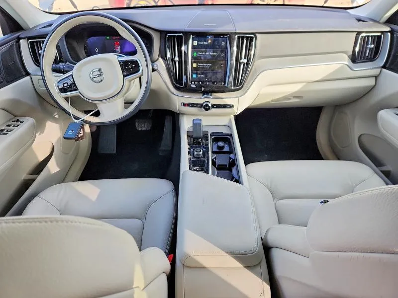 VOLVO XC60 PLUS 2023