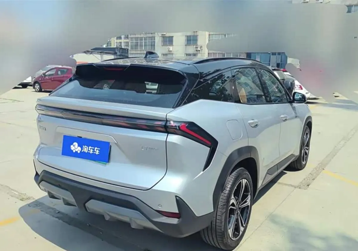 GEELY L7 2025