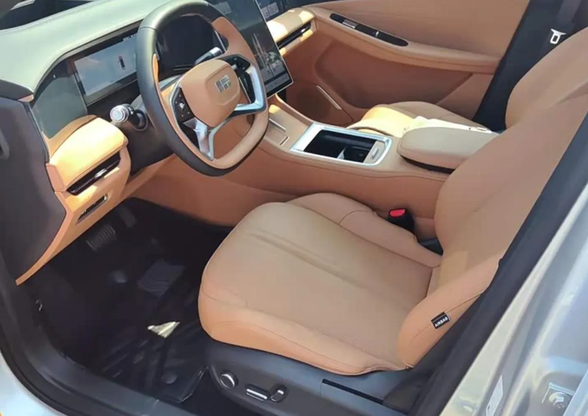 GEELY L7 2025