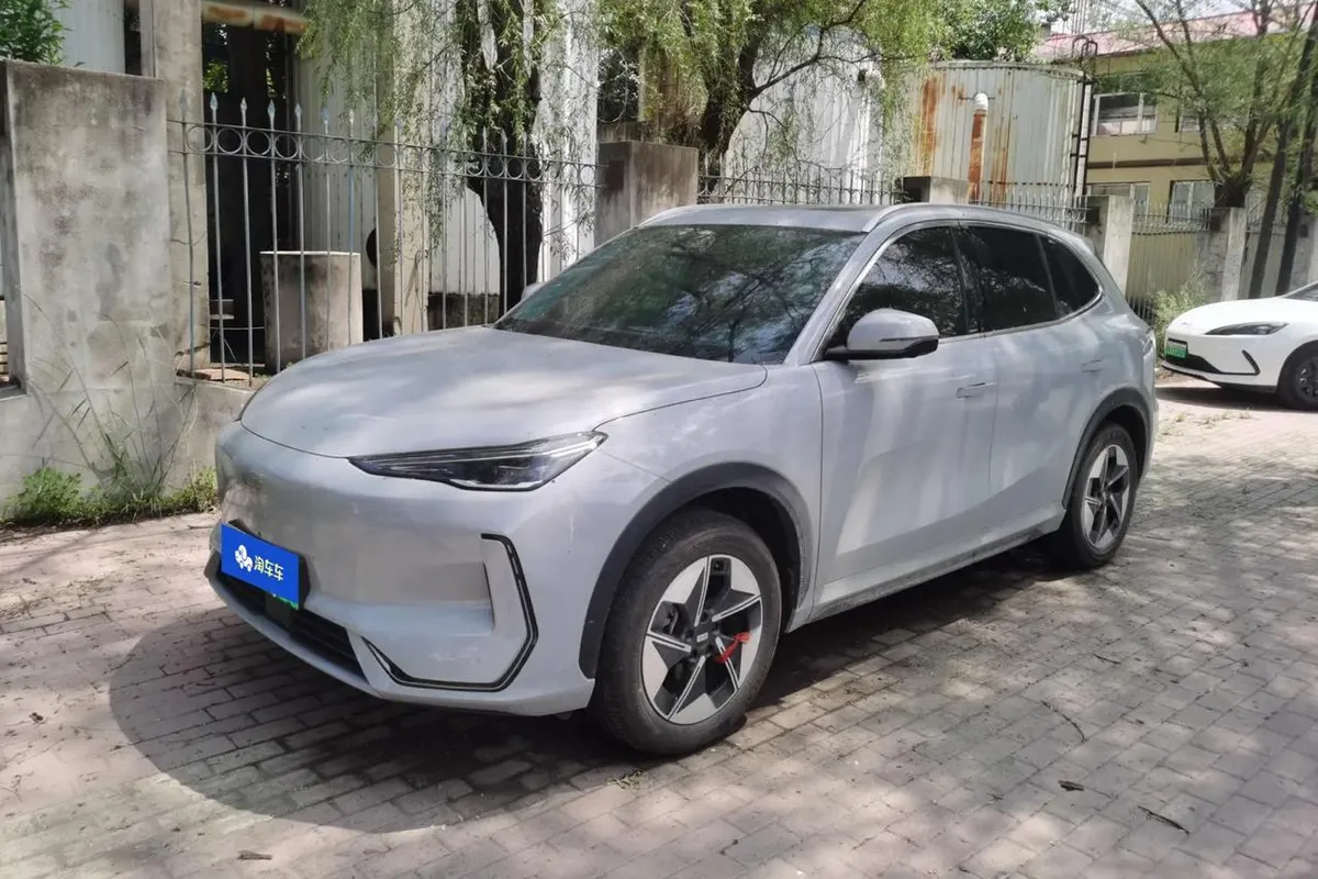 GEELY E5 2026