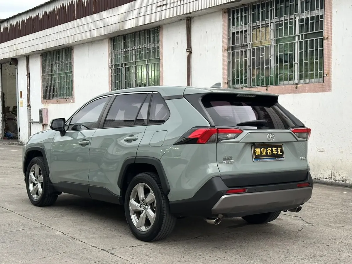TOYOTA RAV4 2021