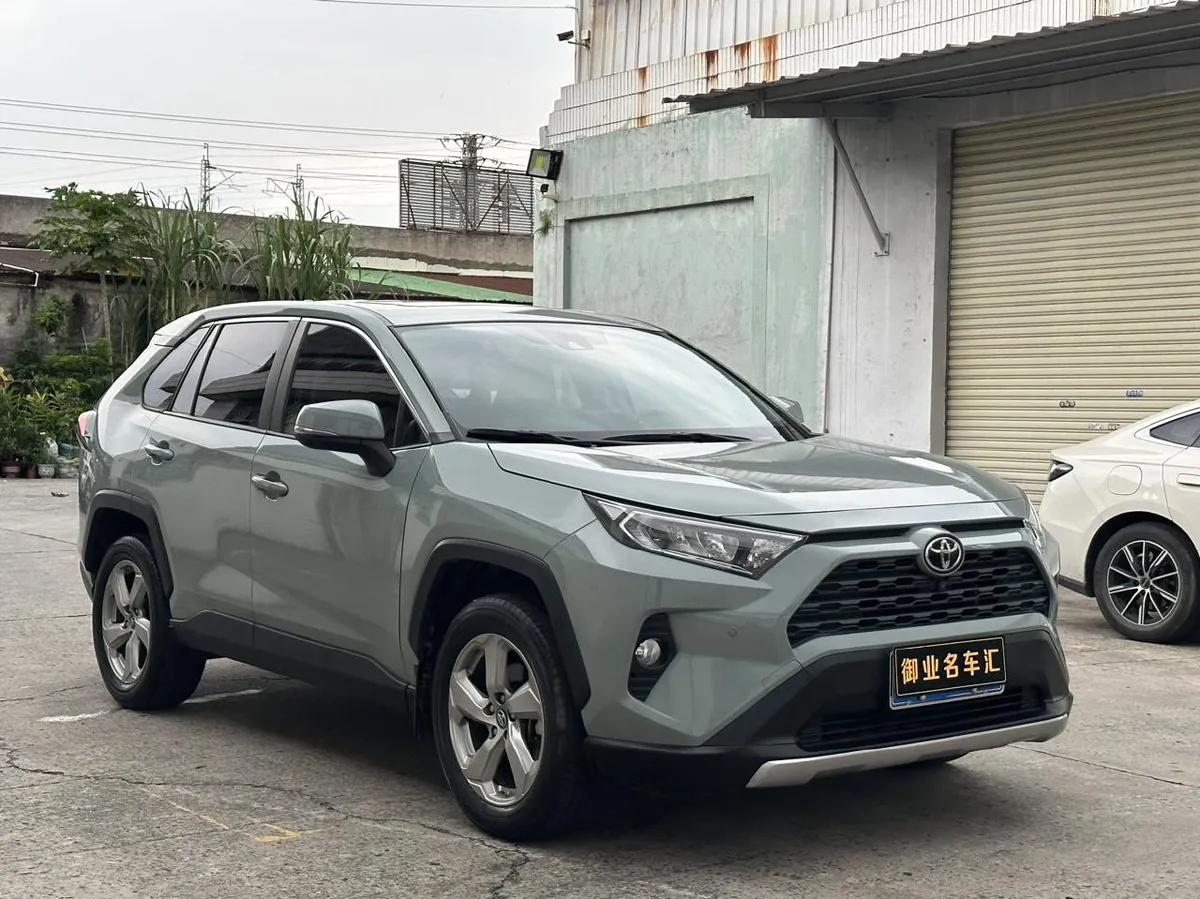 TOYOTA RAV4 2021