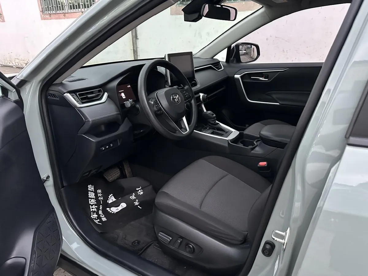 TOYOTA RAV4 2021