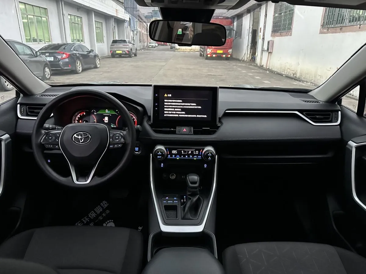 TOYOTA RAV4 2021