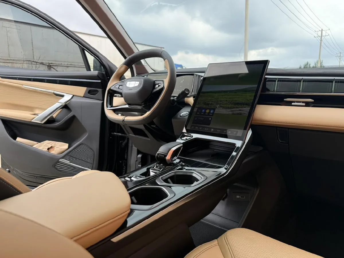 GEELY BOYUE L PREMIUM 2023