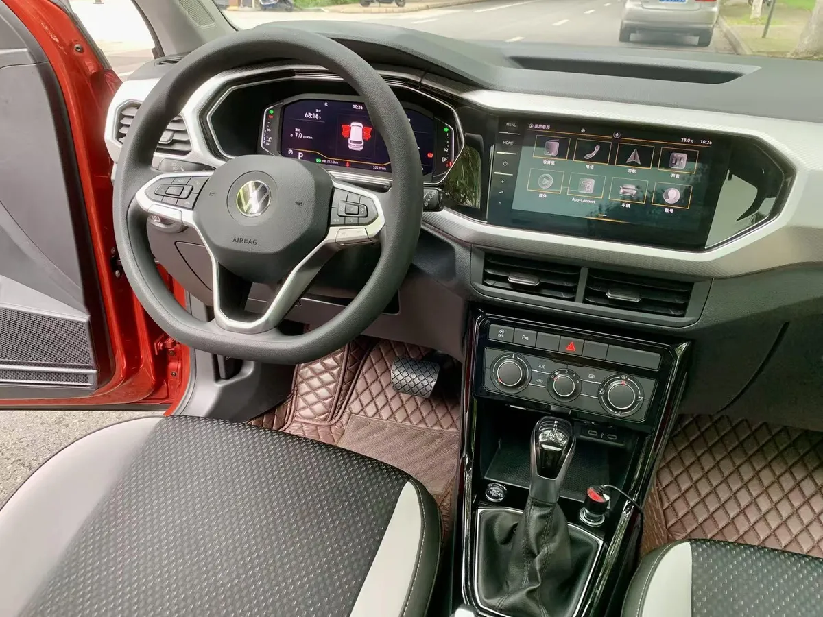 VOLKSWAGEN T-CROSS 2021