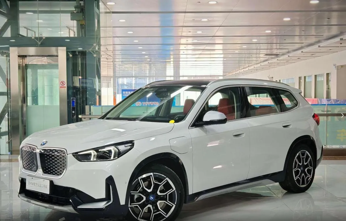 BMW IX1 2023