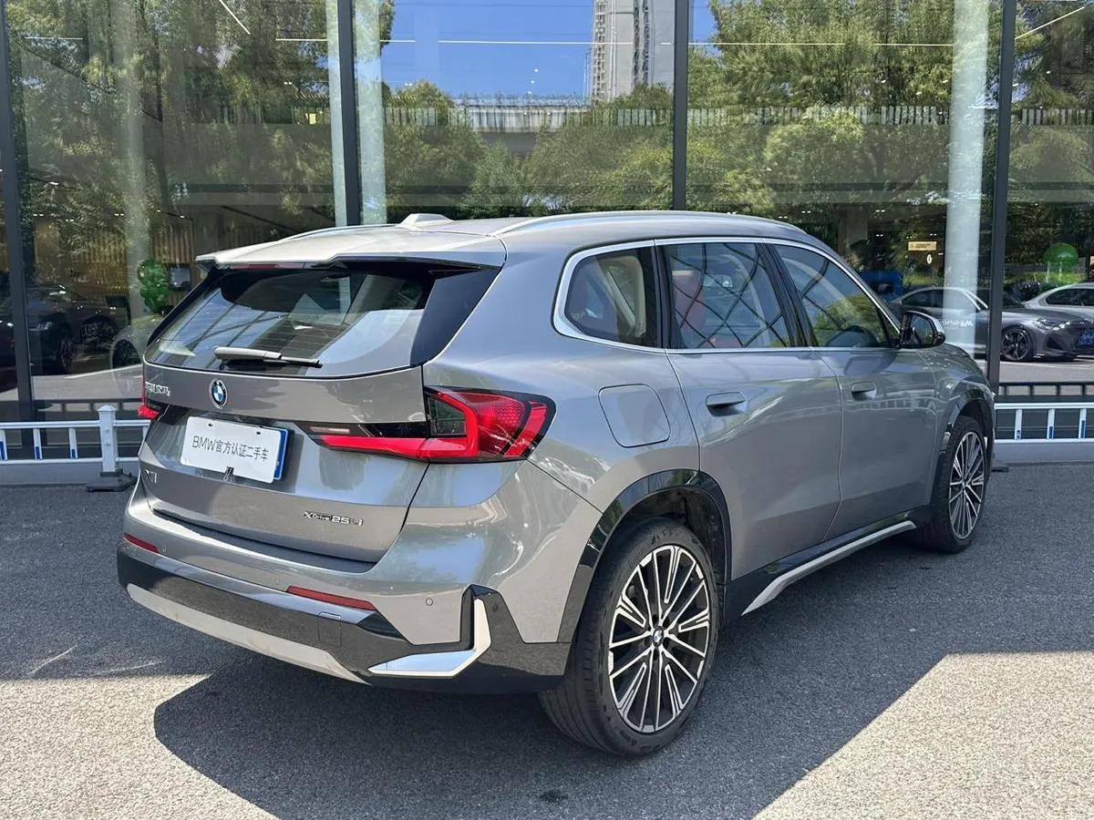 BMW X1 XDRIVE25LI X DESIGN 2023