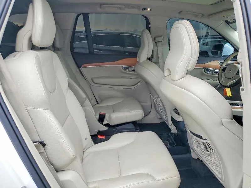 VOLVO XC90 T6 MOMENTUM 2022
