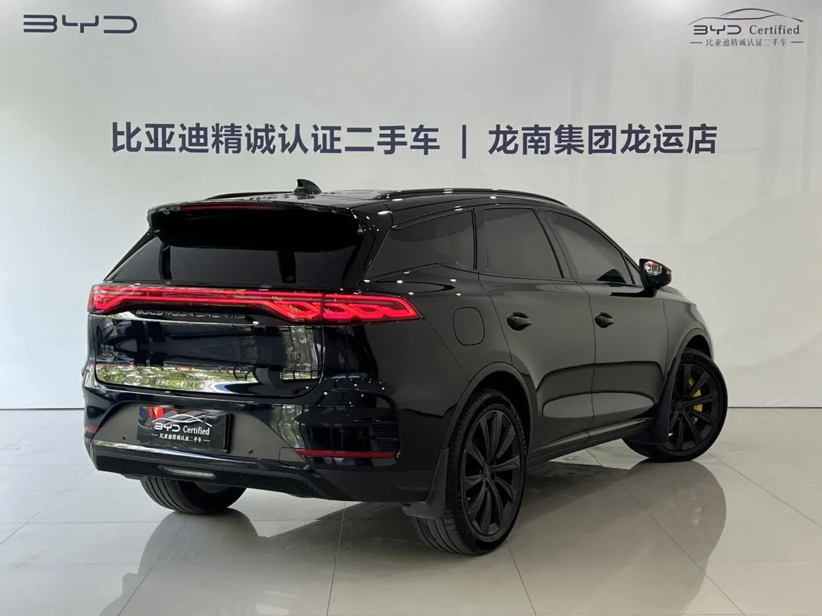 BYD TANG DM 215KM 4WD 2023