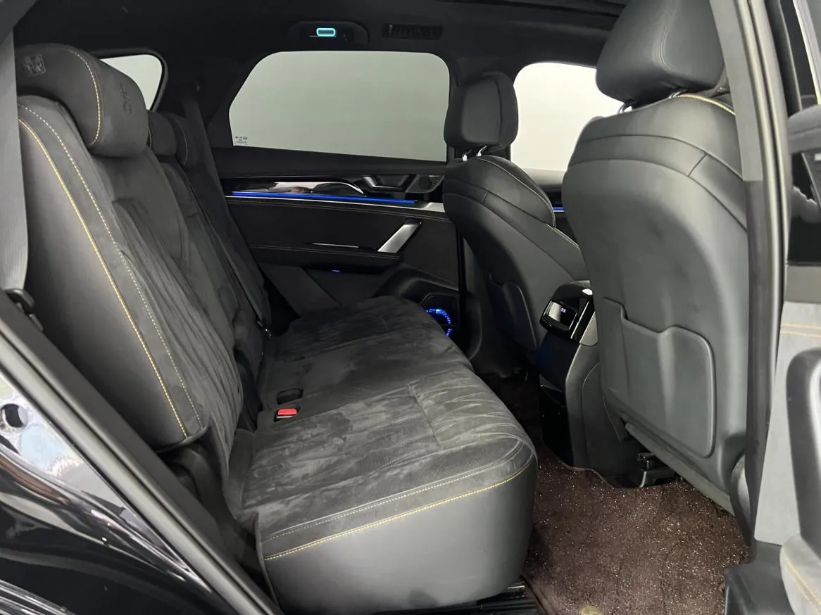 BYD TANG DM 215KM 4WD 2023