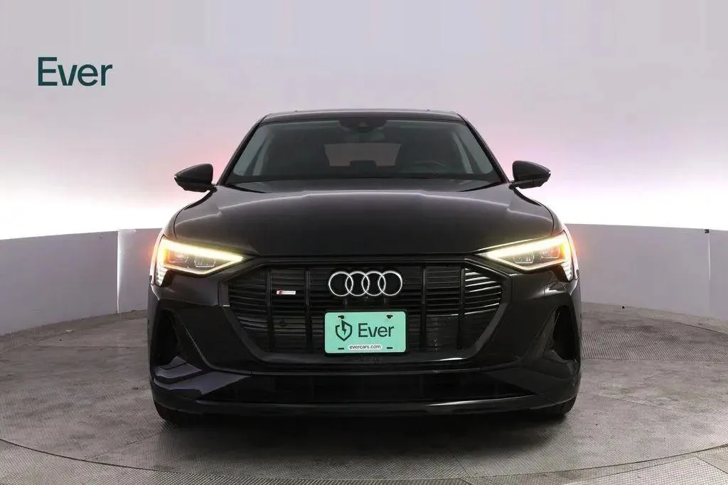 AUDI E-TRON R-DYNAMIC LUXURY EDITION 2021