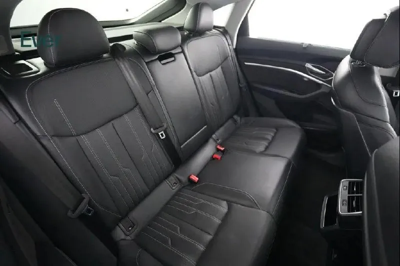 AUDI E-TRON R-DYNAMIC LUXURY EDITION 2021