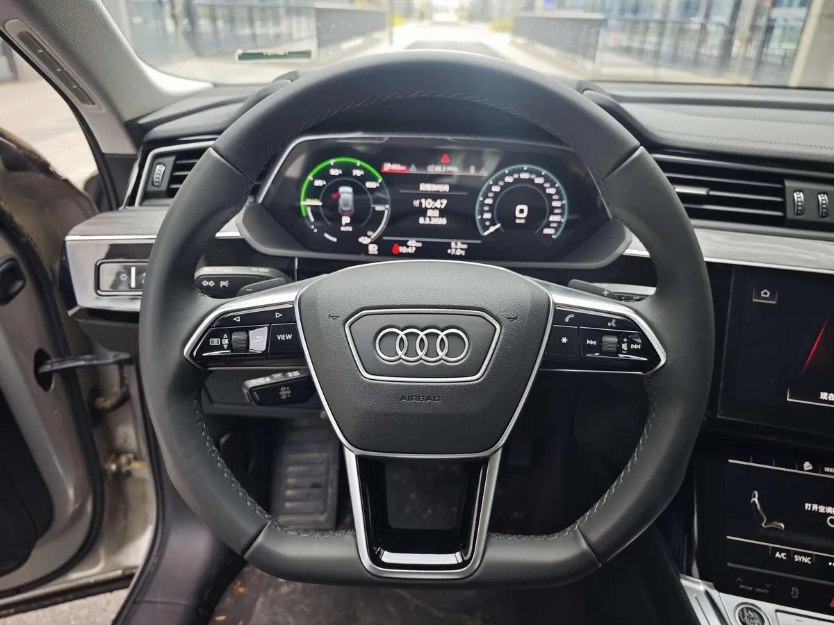 AUDI E-TRON 50 QUATTRO 2025