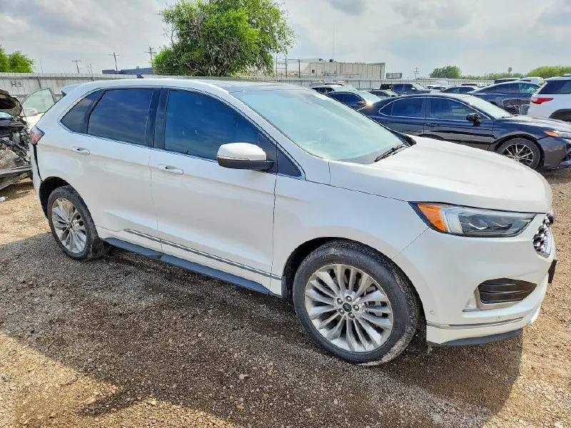 FORD EDGE TITANIUM 2022