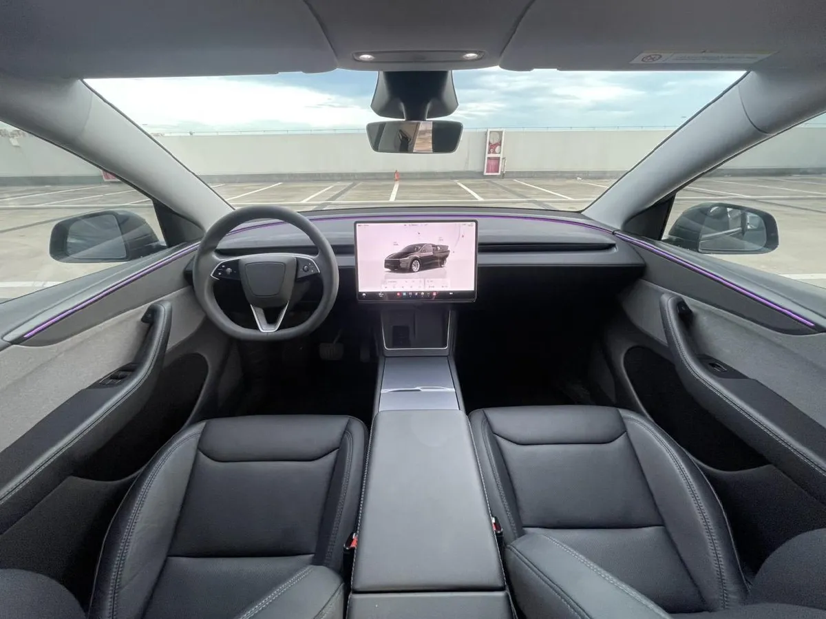 TESLA MODEL Y 2025