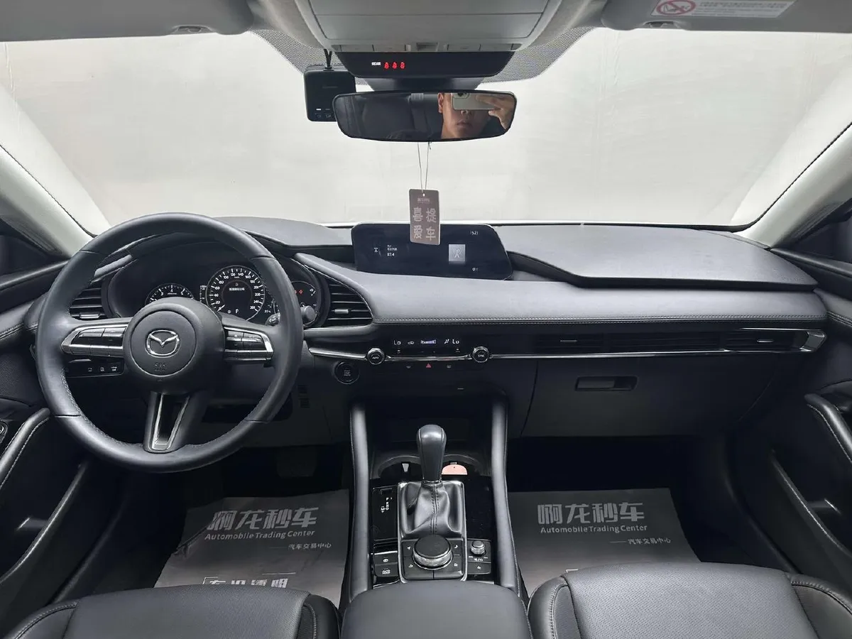 MAZDA 3 AXELA 2 2023