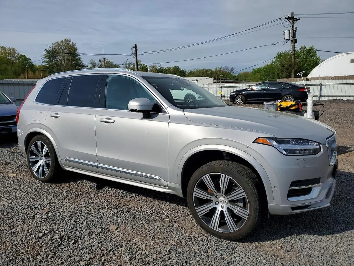VOLVO XC90 2023