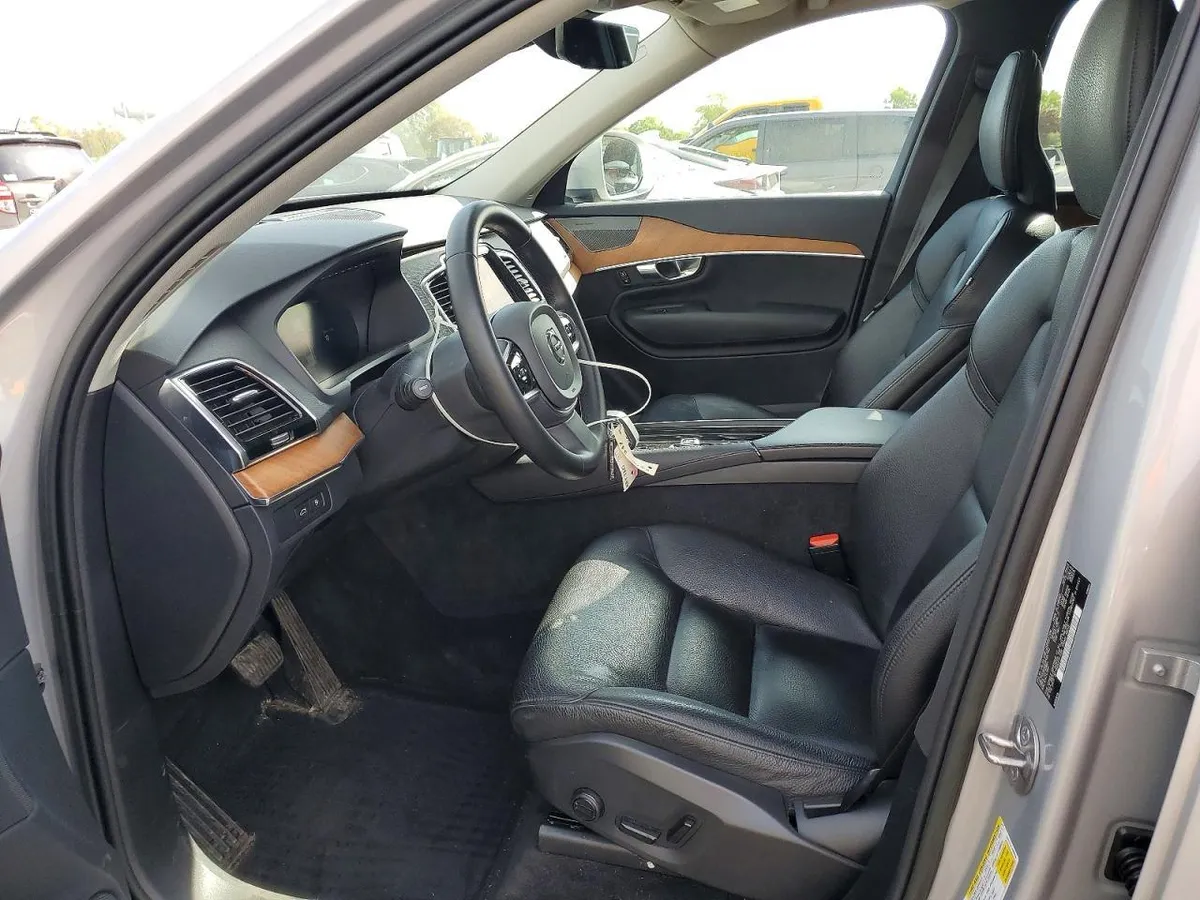 VOLVO XC90 2023