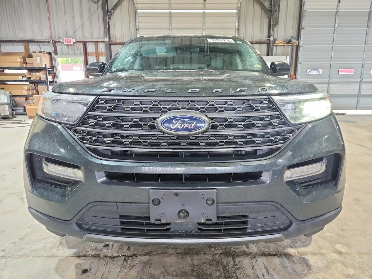 FORD EXPLORER XLT 2022