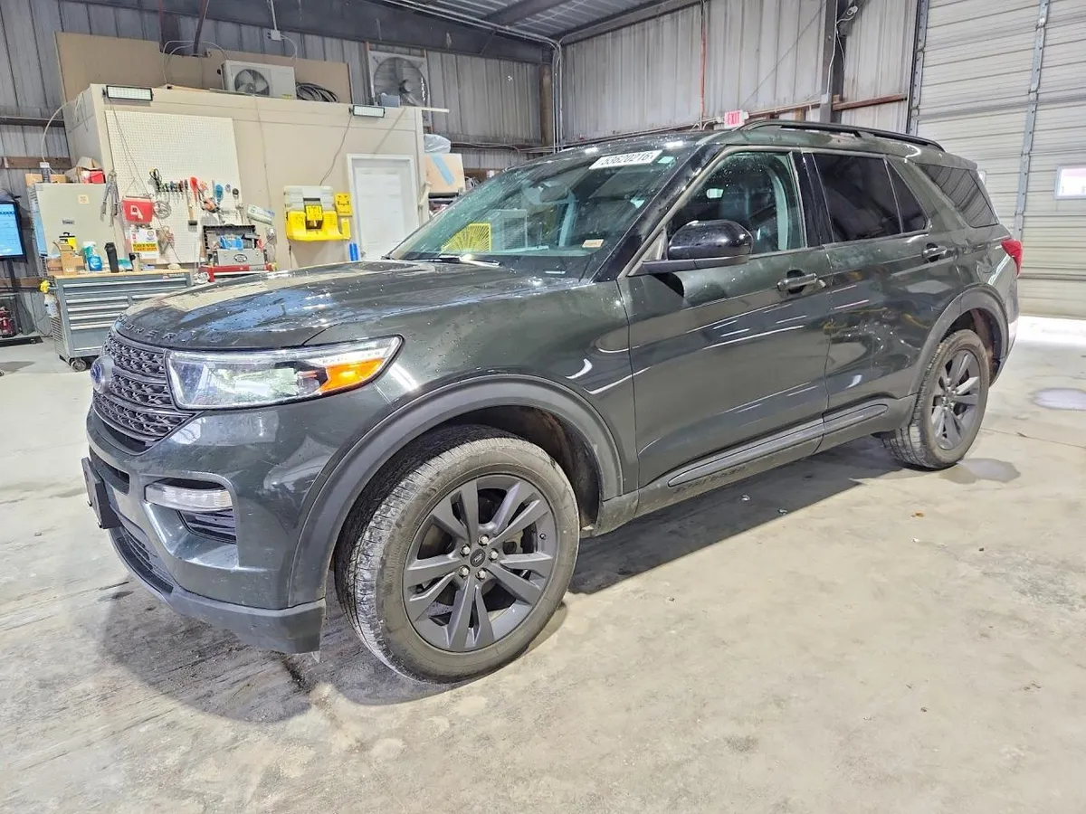 FORD EXPLORER XLT 2022