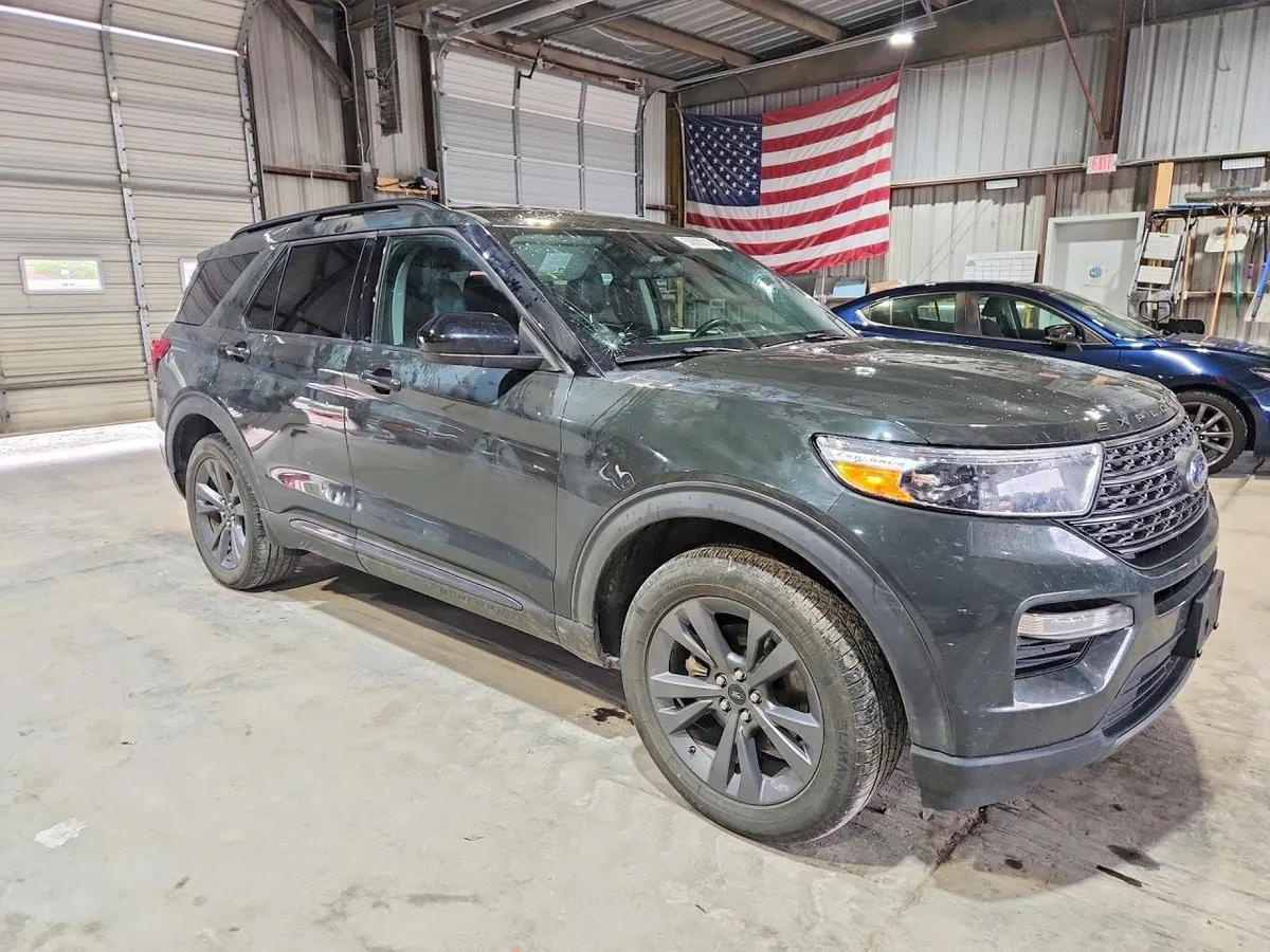 FORD EXPLORER XLT 2022