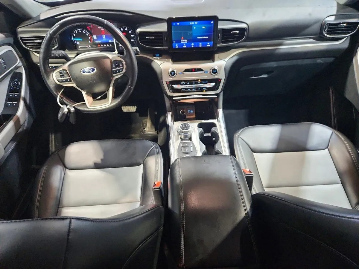 FORD EXPLORER XLT 2022