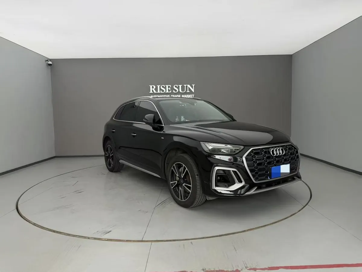 AUDI Q5L 2022