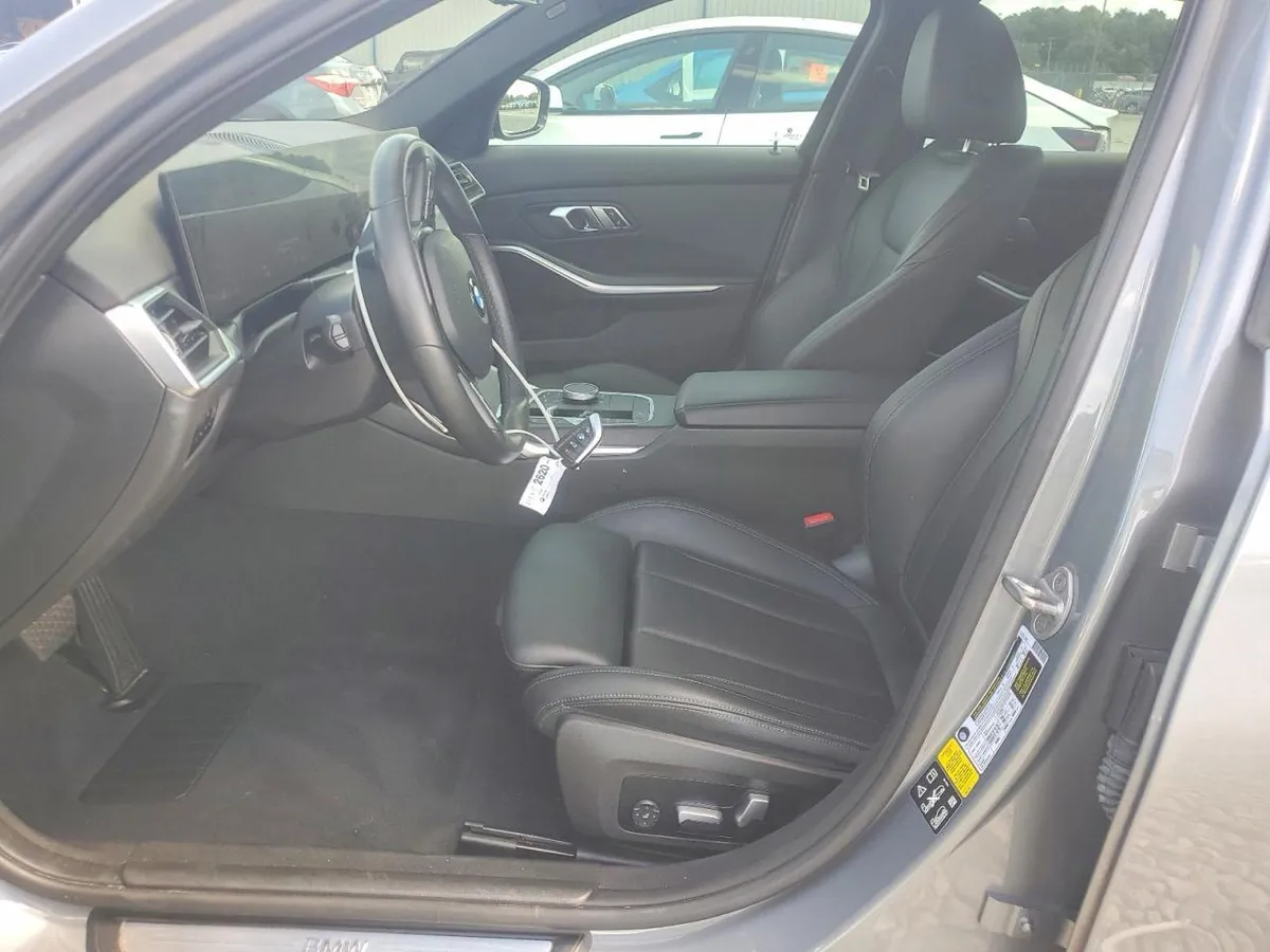 BMW 330XI - 2023