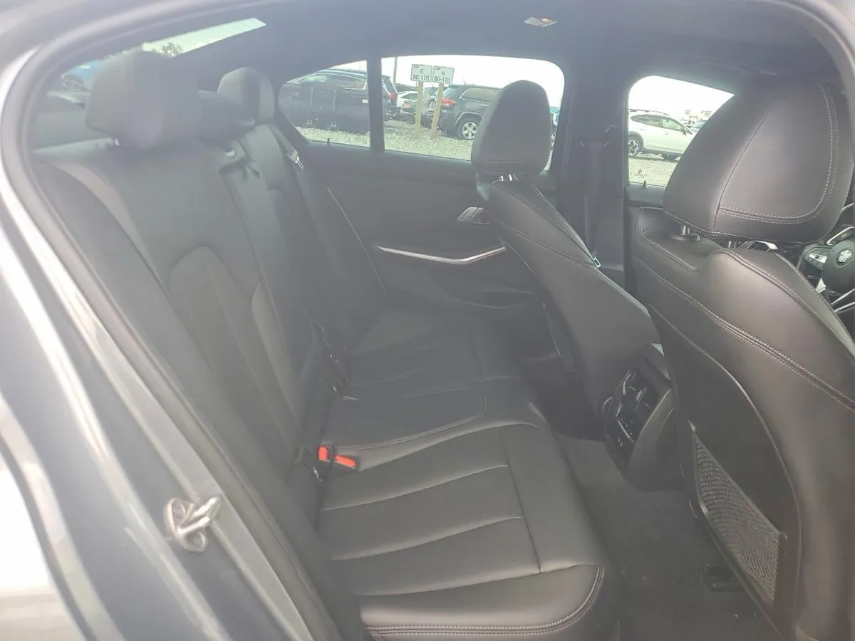 BMW 330XI - 2023