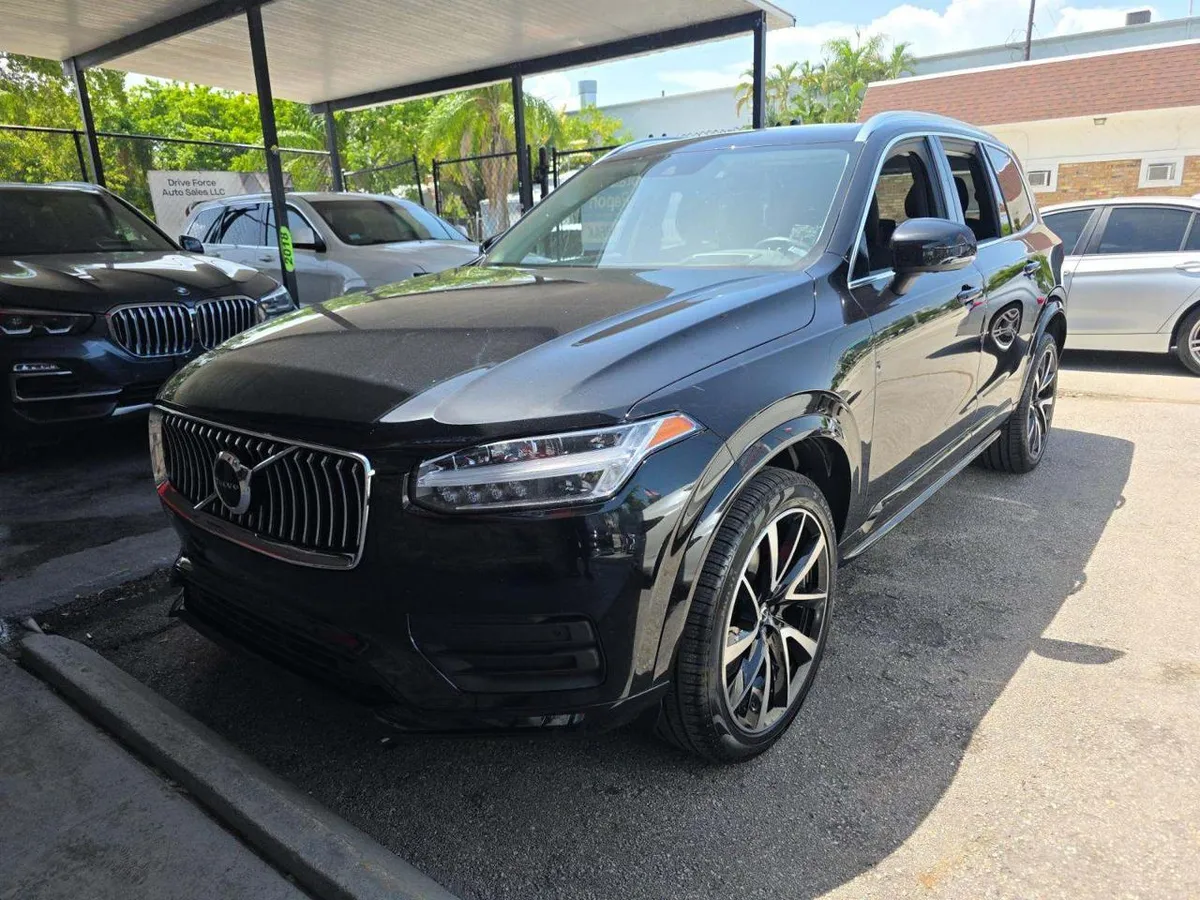VOLVO XC90 T6 MOMENTUM 7-PASSENGER 2022