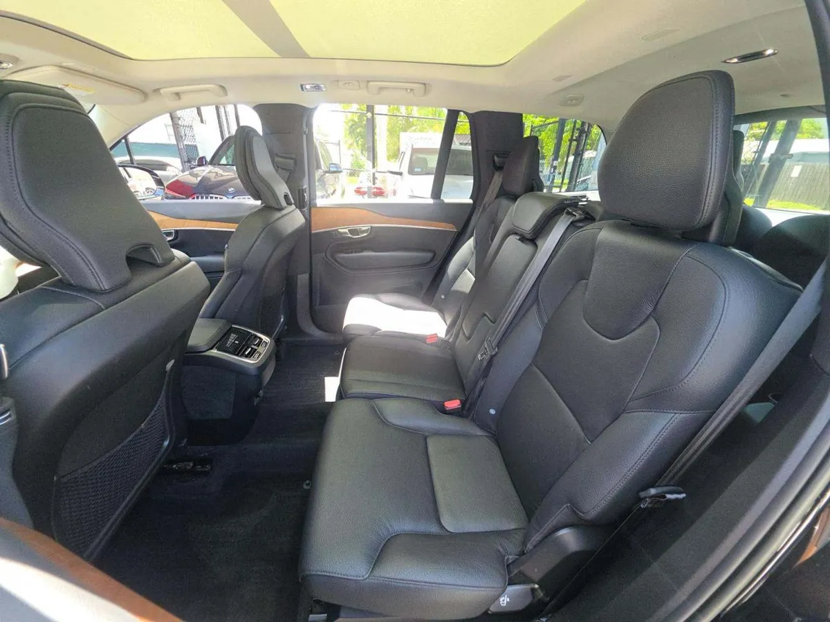 VOLVO XC90 T6 MOMENTUM 7-PASSENGER 2022