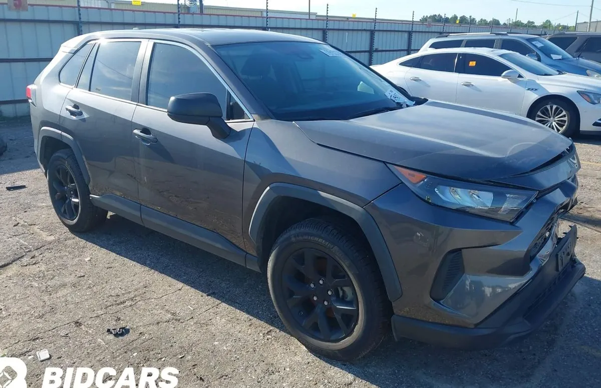 TOYOTA RAV4 LE 2022