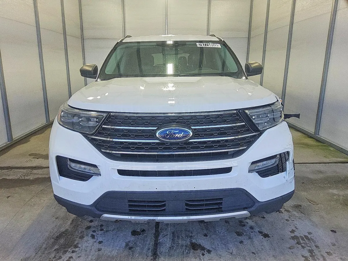 FORD EXPLORER XLT 2022