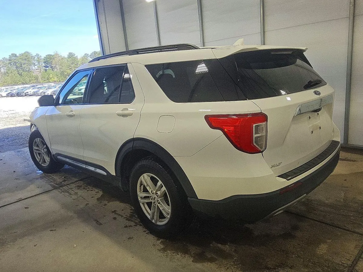 FORD EXPLORER XLT 2022