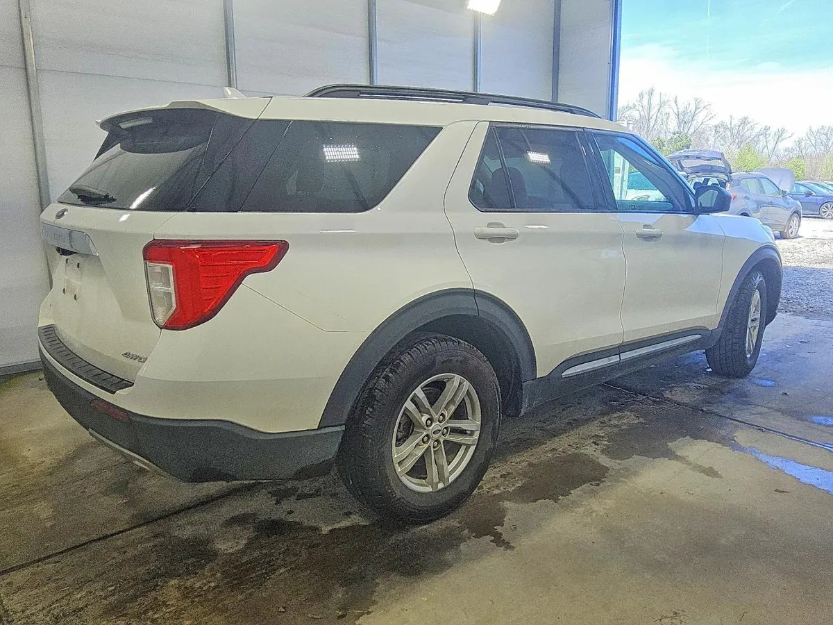 FORD EXPLORER XLT 2022