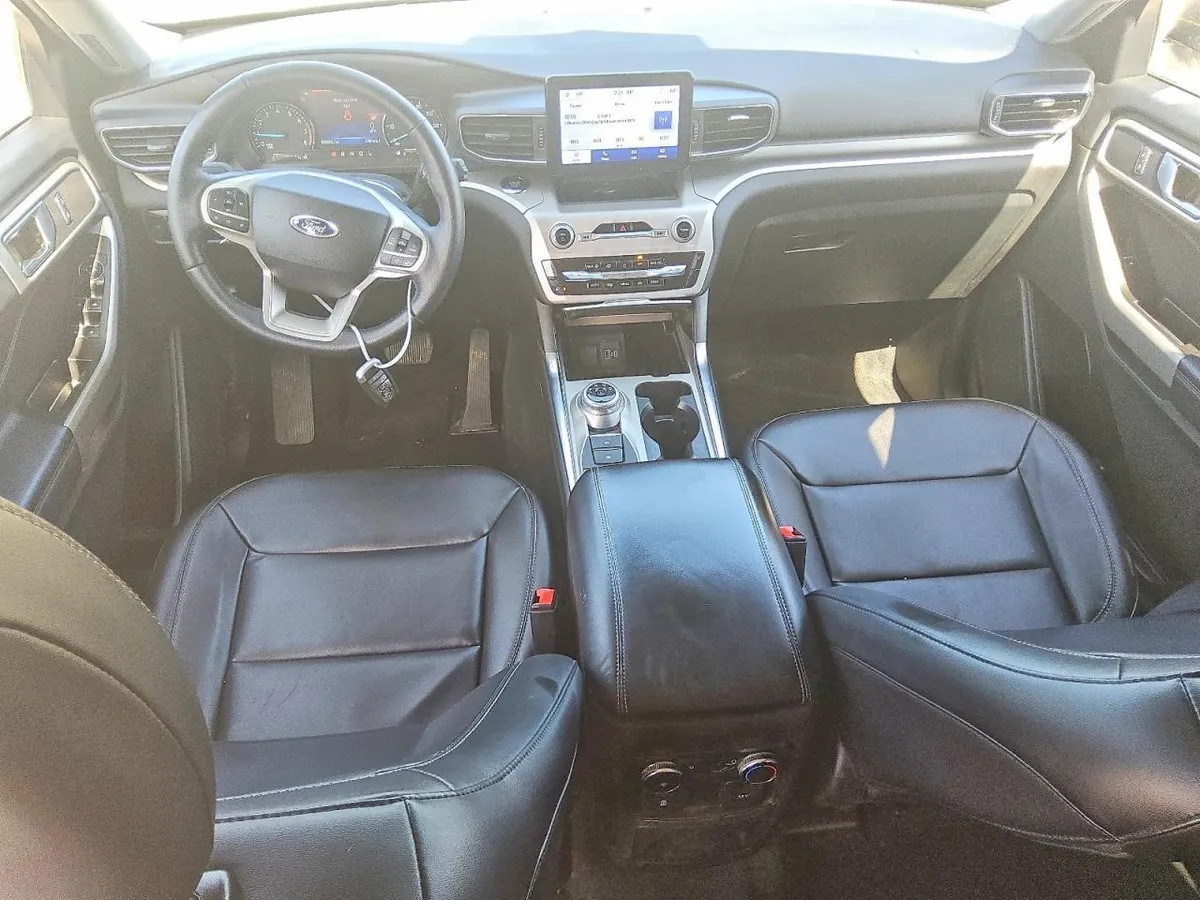 FORD EXPLORER XLT 2022