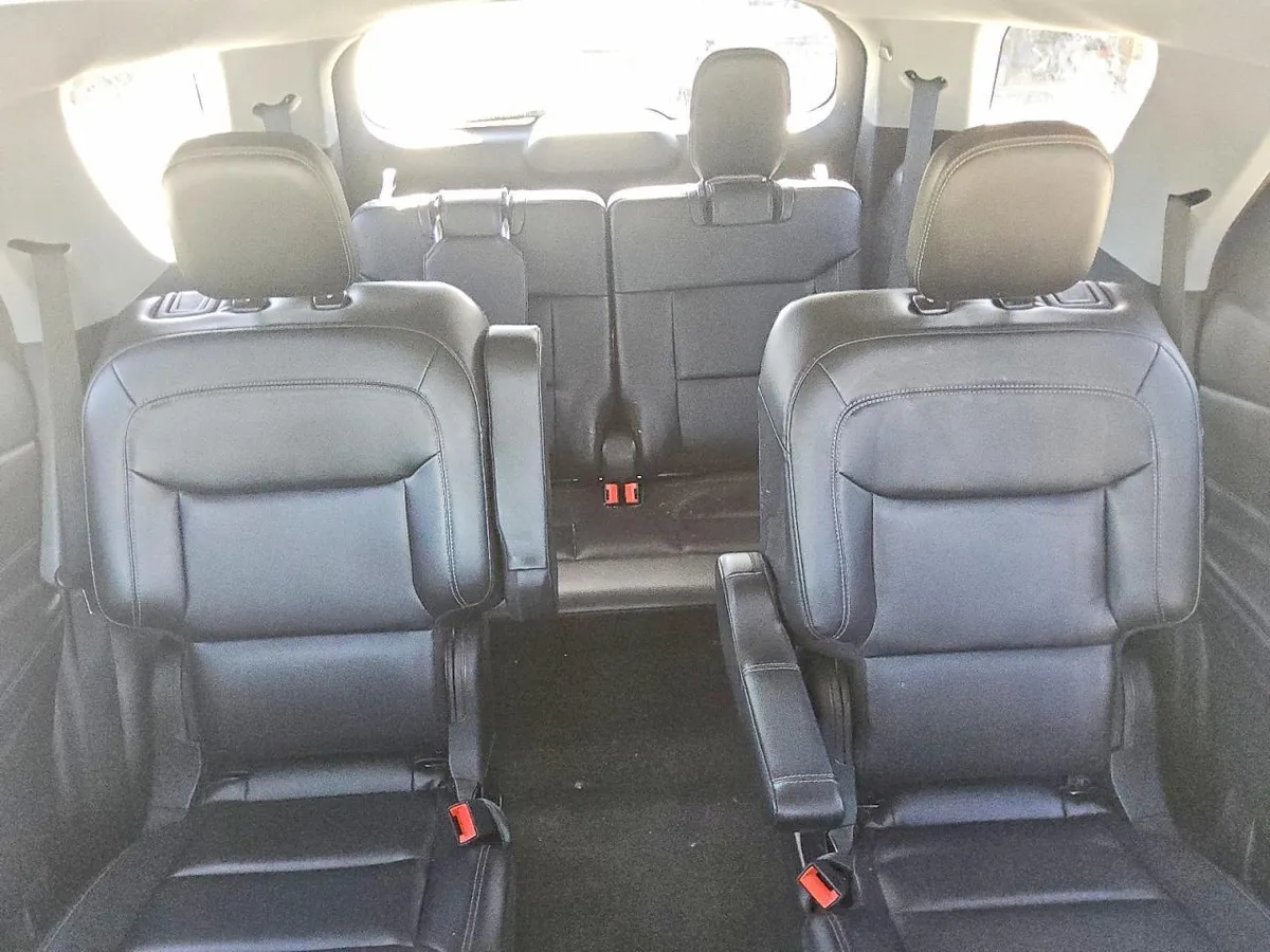 FORD EXPLORER XLT 2022