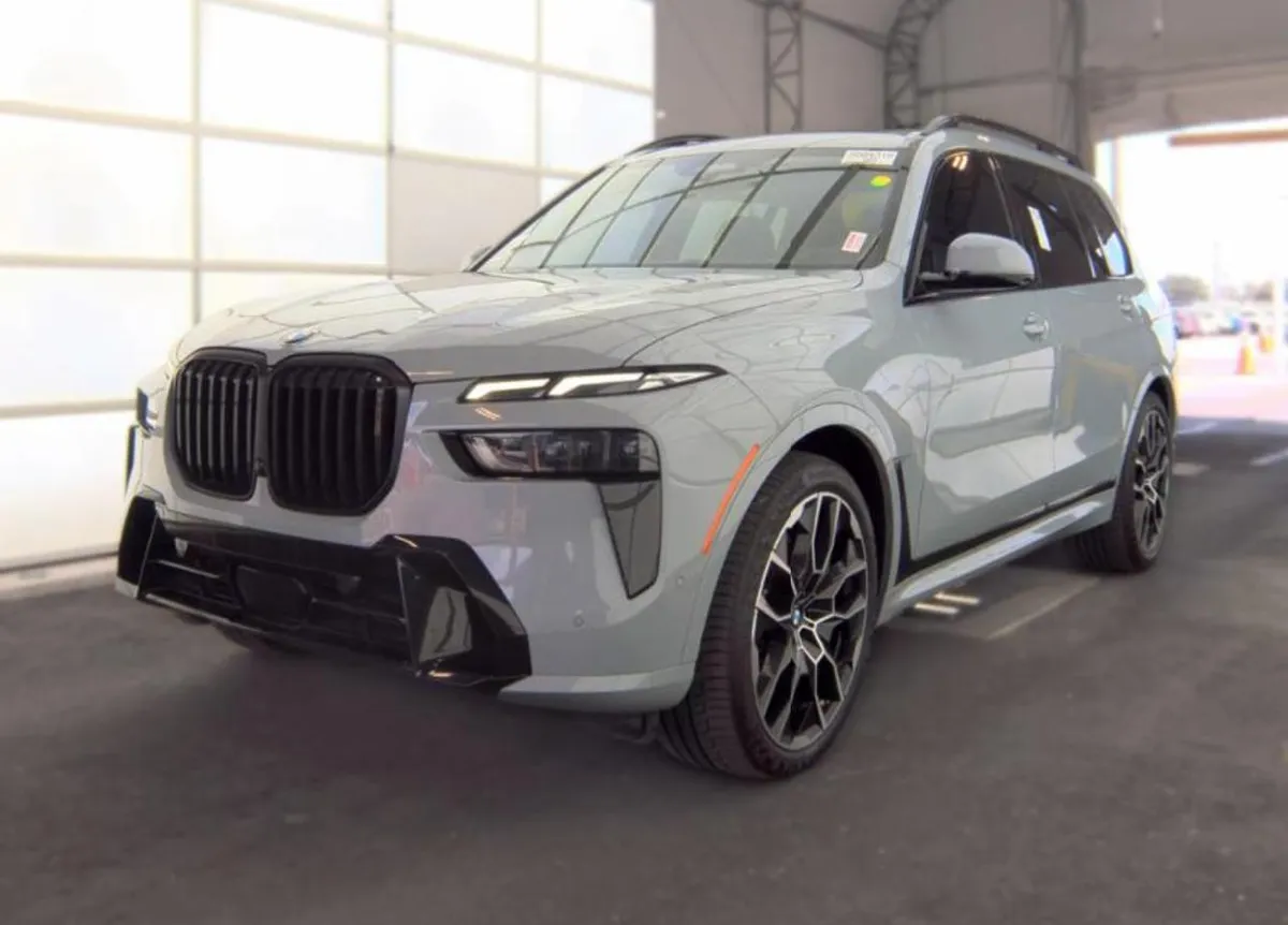 BMW X7 SPORTS ACTIVITY VEHICLE 2024