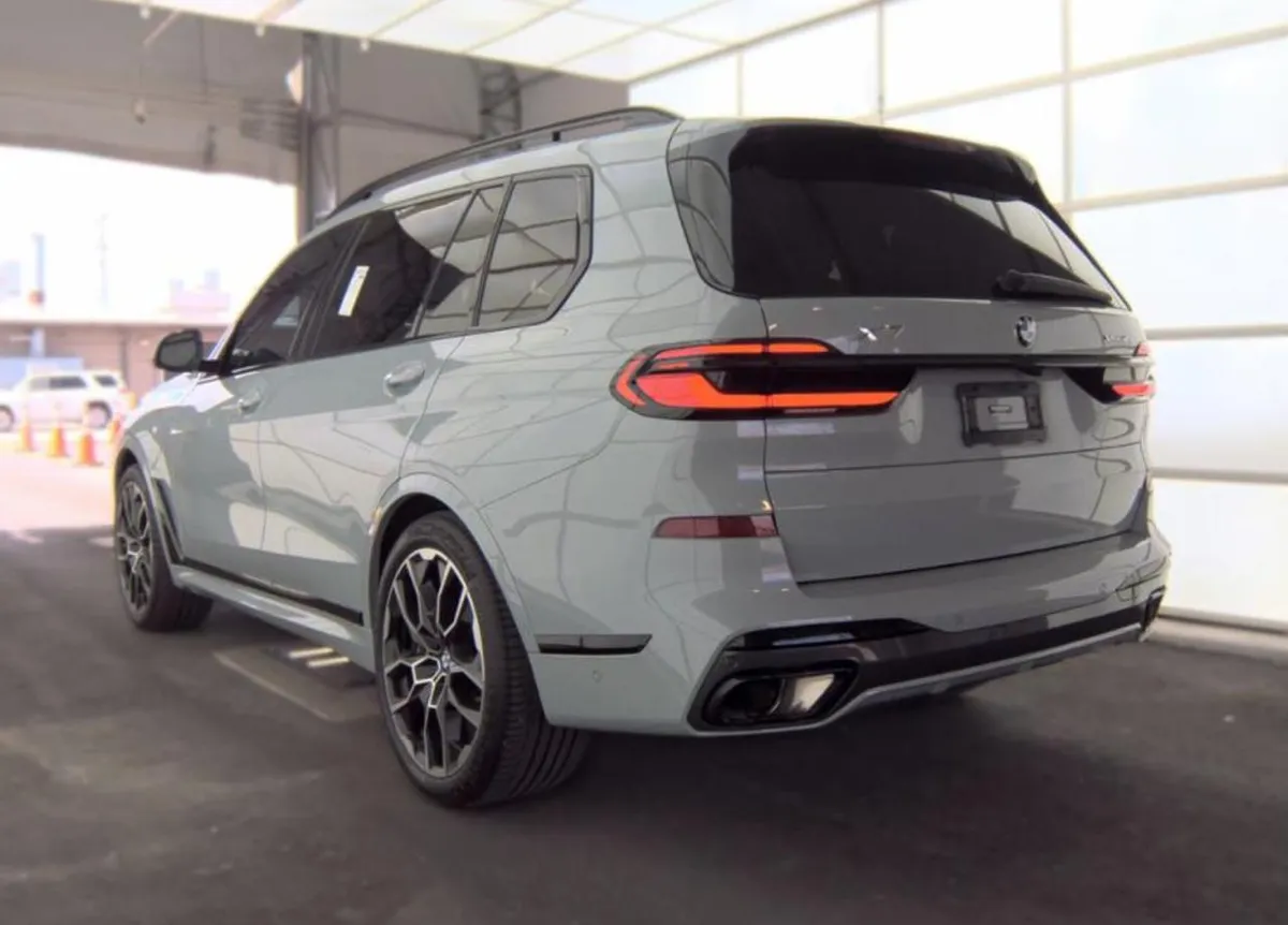 BMW X7 SPORTS ACTIVITY VEHICLE 2024