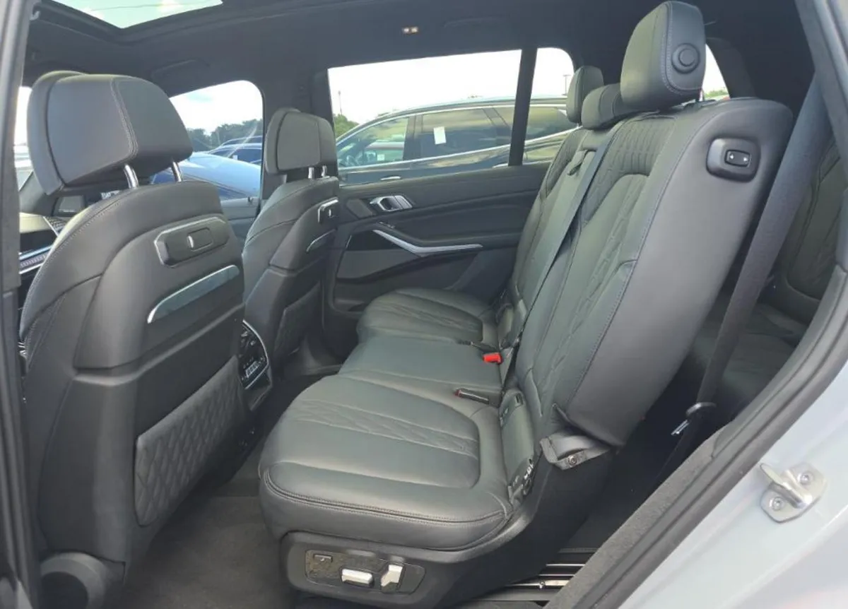 BMW X7 SPORTS ACTIVITY VEHICLE 2024