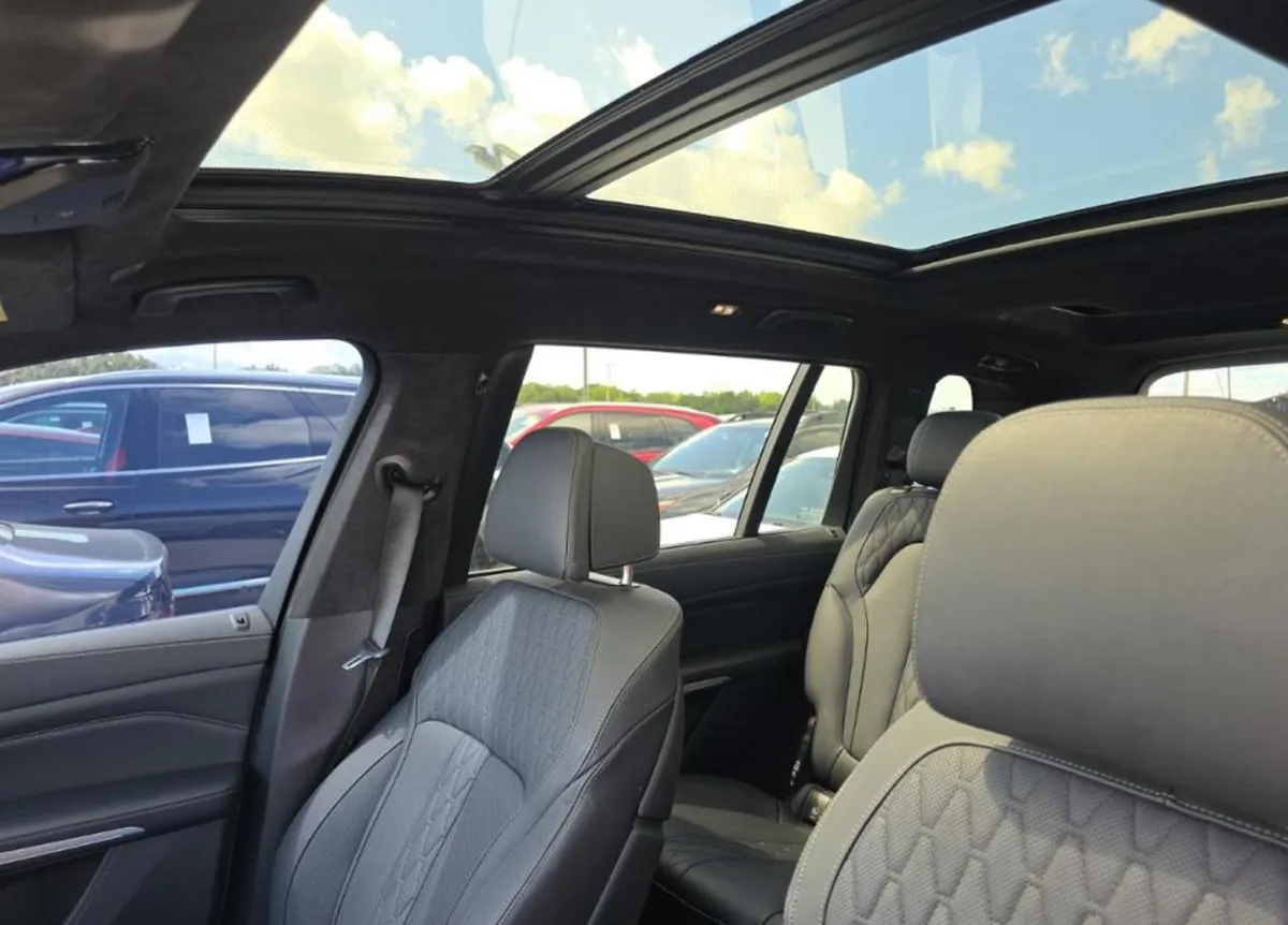 BMW X7 SPORTS ACTIVITY VEHICLE 2024