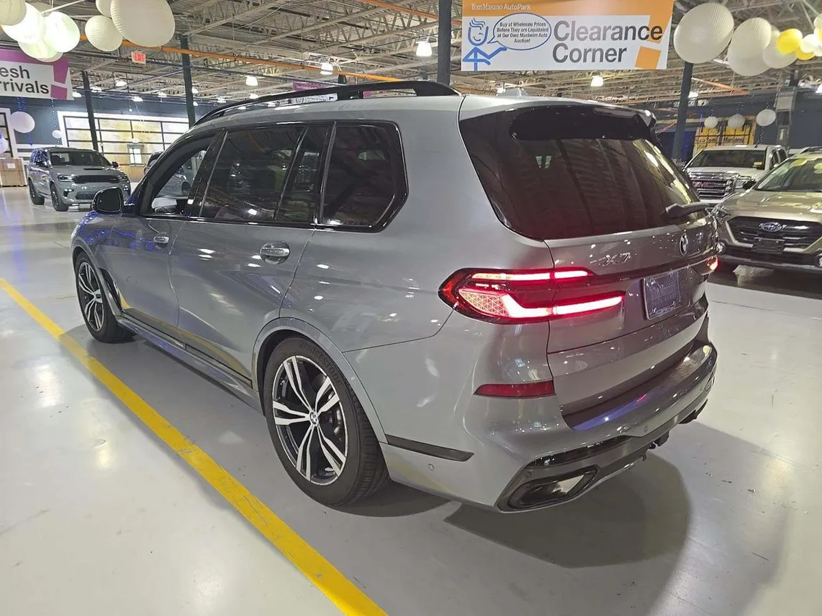 BMW X7 SPORTS ACTIVITY VEHICLE 2023